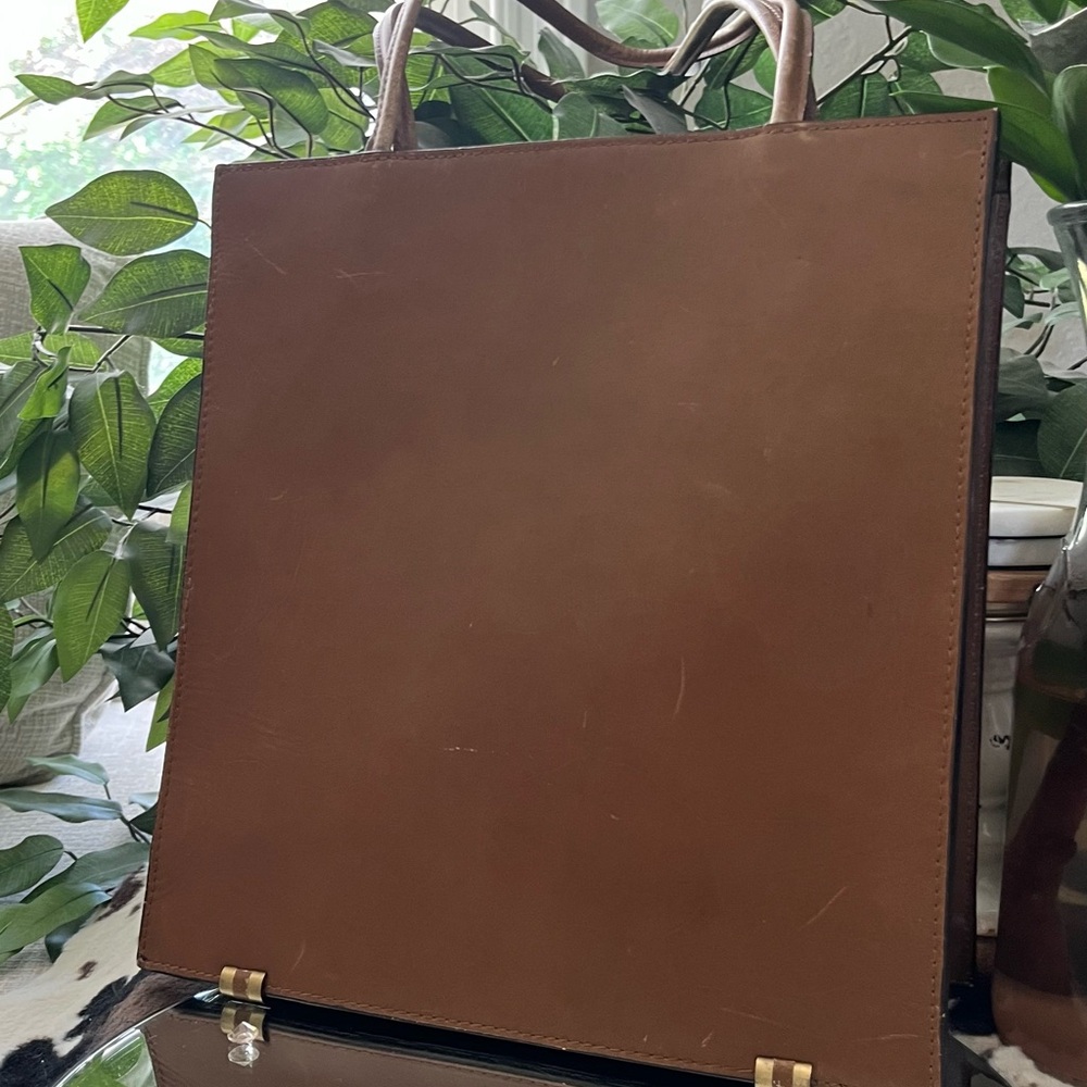 Overland Brown Leather Hand Bag - Picture 3 of 8